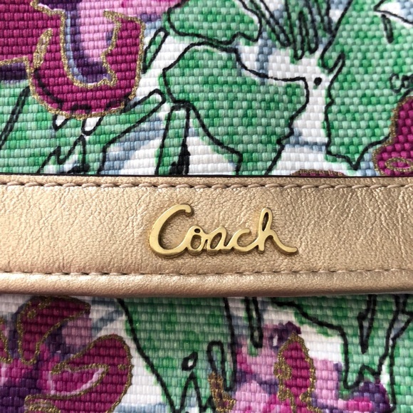 Springy floral coach large wristlet - Picture 6 of 6